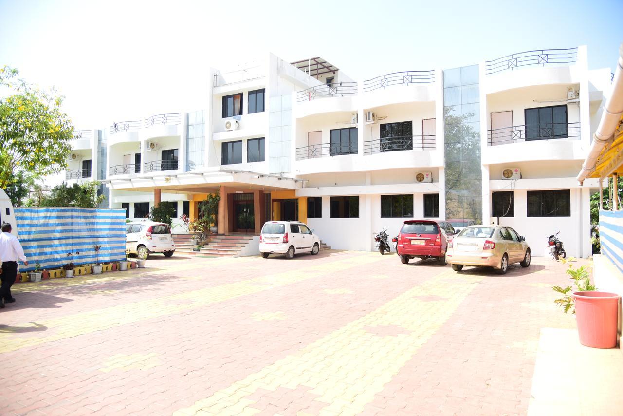 River Touch Resort Silvassa Exterior photo