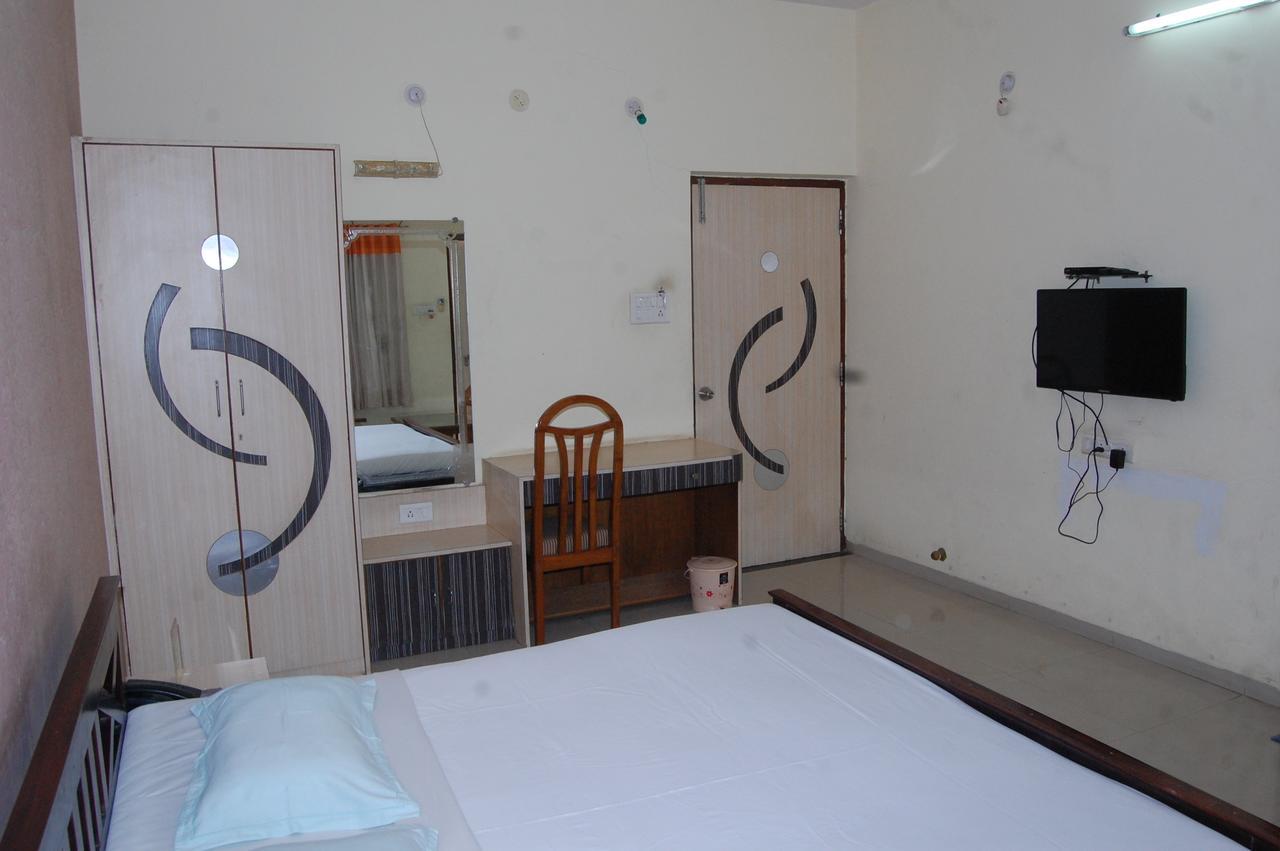 River Touch Resort Silvassa Exterior photo